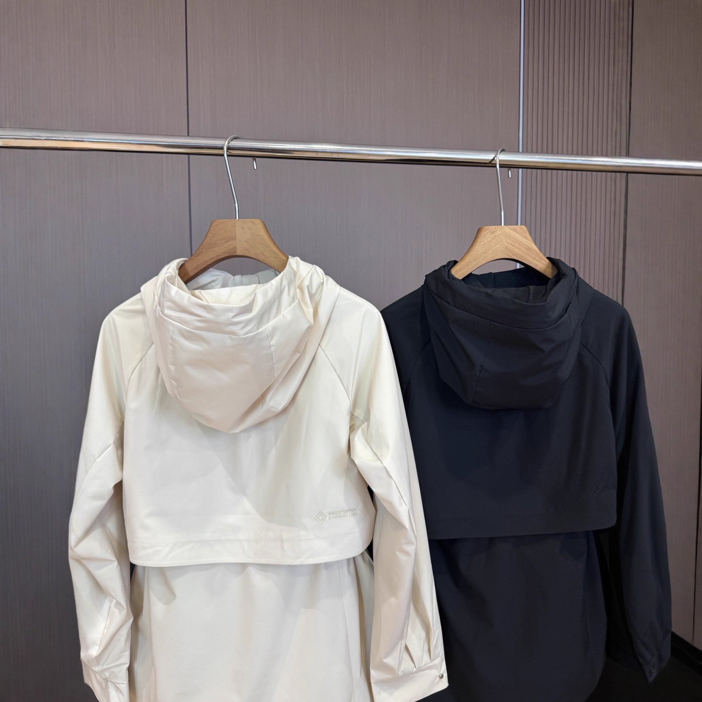 Women's Sports Casual Windproof Breathable Hood Waist Slimming Jackets