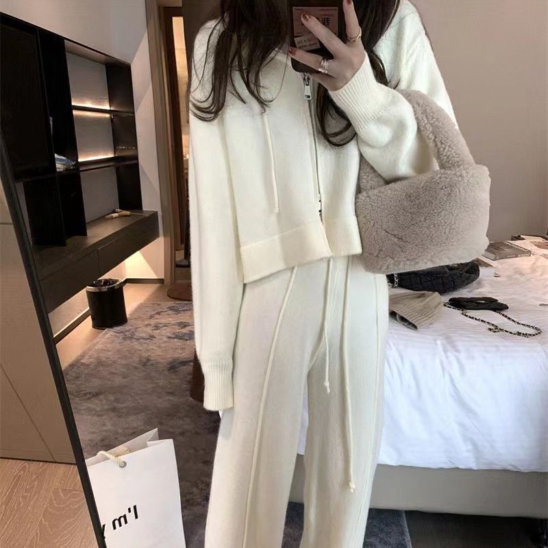 Women's Two-piece Casual Fashion Solid Color Knitted Suits