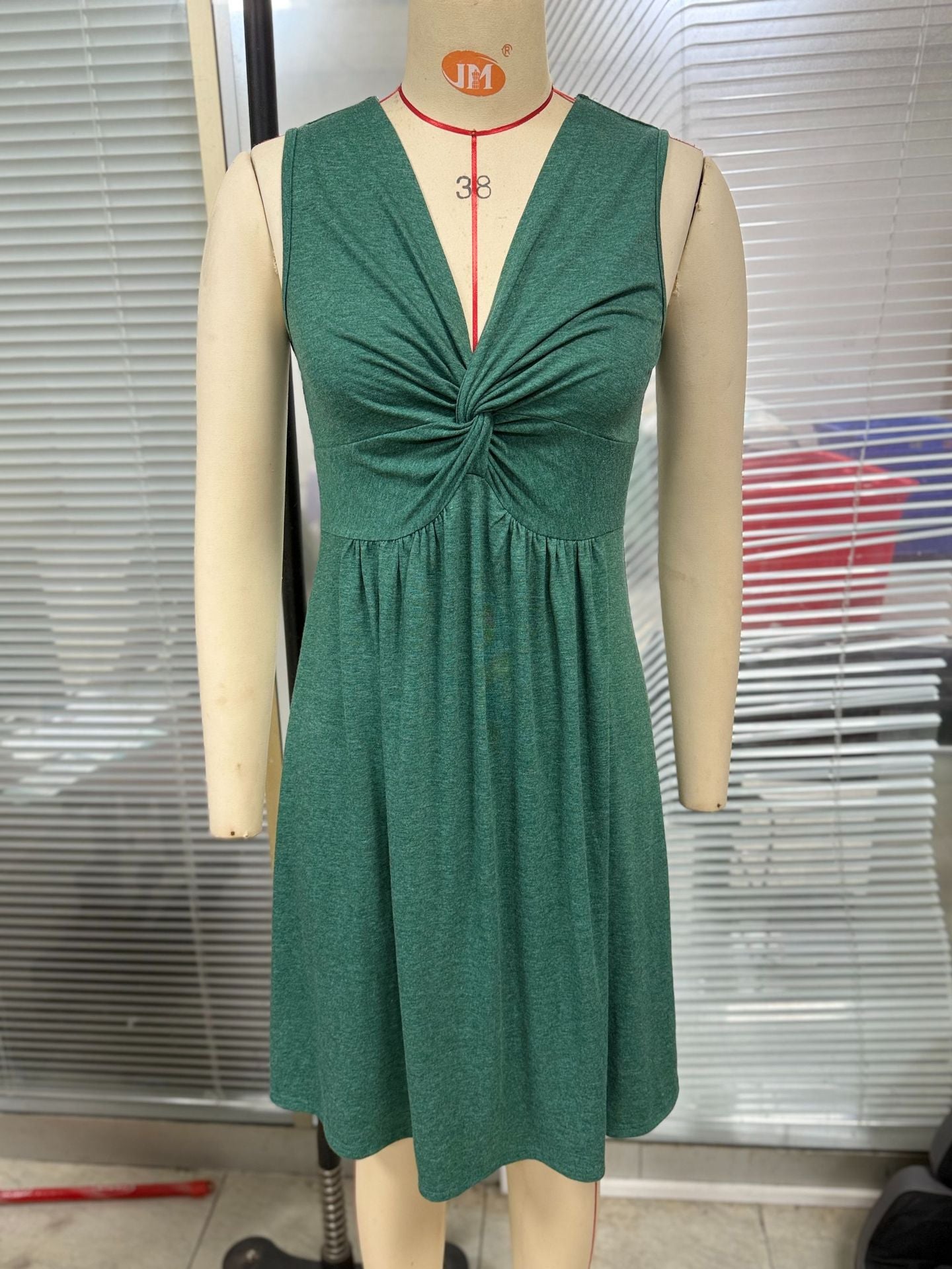 Women's Solid Color Sleeveless Knotted Midi Dress