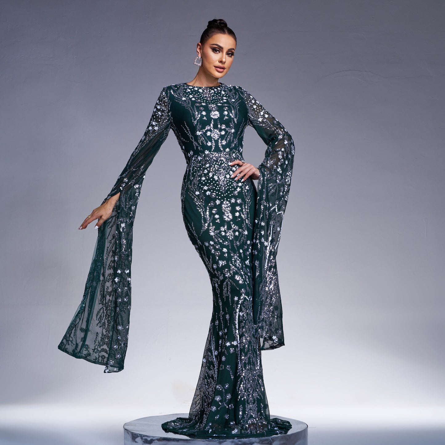 Long Sleeve Temperament Crew Neck Sexy Slim Sequined Party Dresses