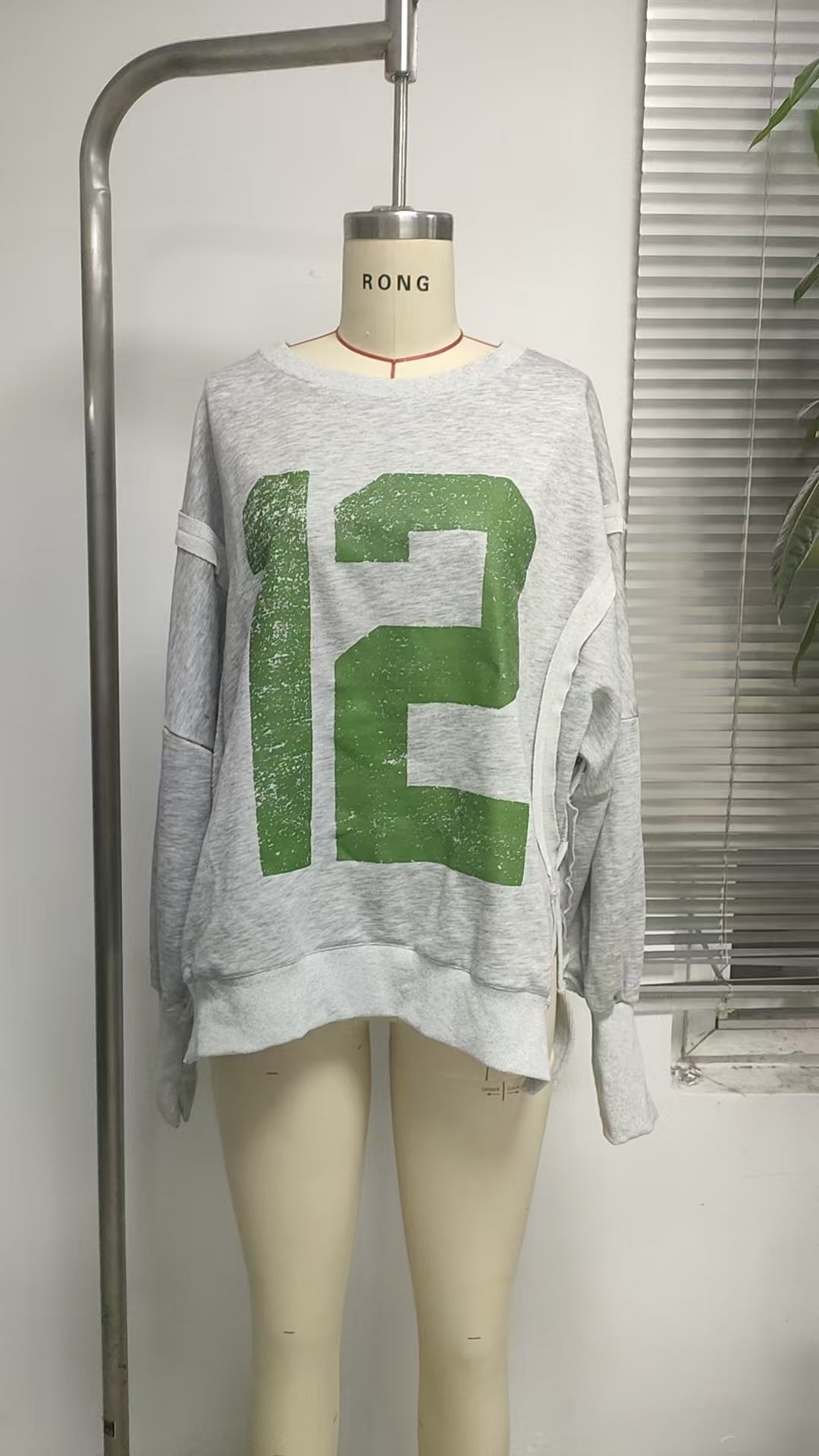 Women's Printed Cool Round Neck Long Sleeve Sweaters