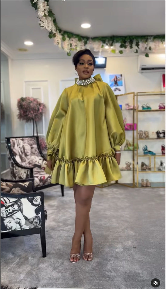 Women's Casual Pearl Butterfly Collage Solid Color Dresses