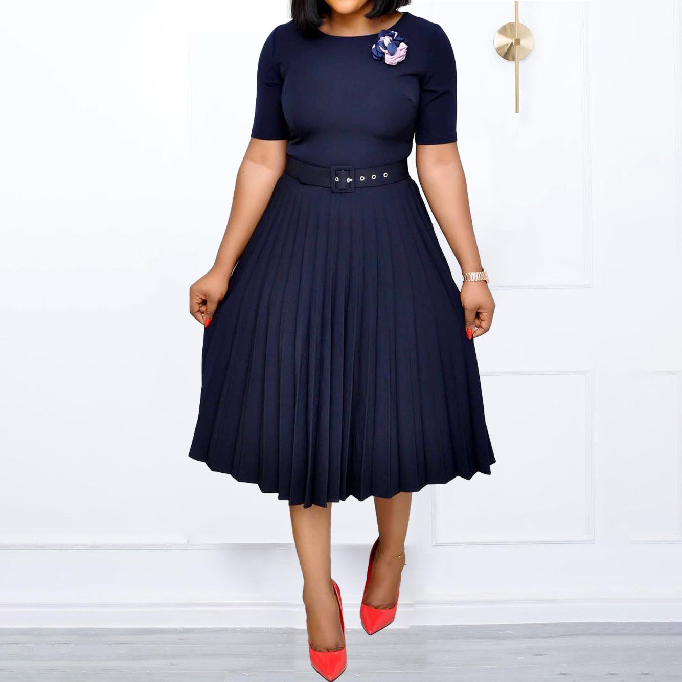 Women's Summer Sleeve Round Neck Waist Trimming Solid Dress